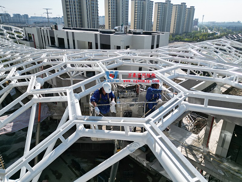 建筑艺术中钢结构的力学美感表达 建筑艺术中钢结构的力学美感表达