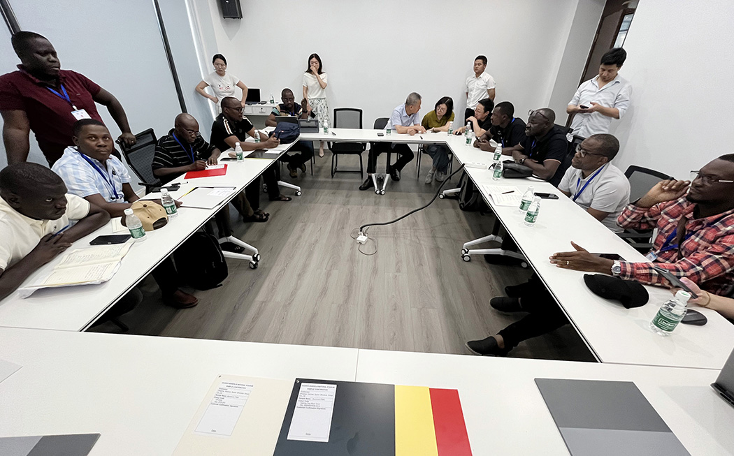 跨越山海，聚力共赢｜乌干达曼德拉国家体育场贵宾团莅临浙江萬豪集团考察指导