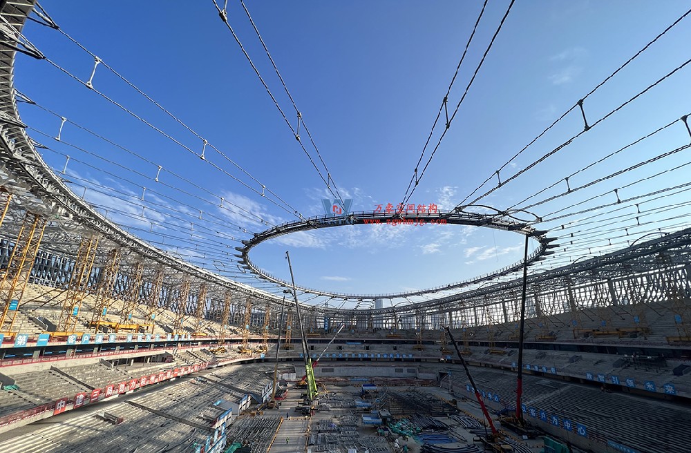 硬核施工提速！余杭国际体育中心足球场“钢铁骨架”成型，静待天幕绽放